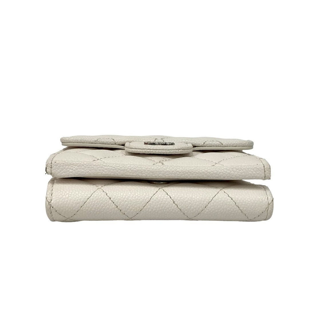 trifold wallet chanel