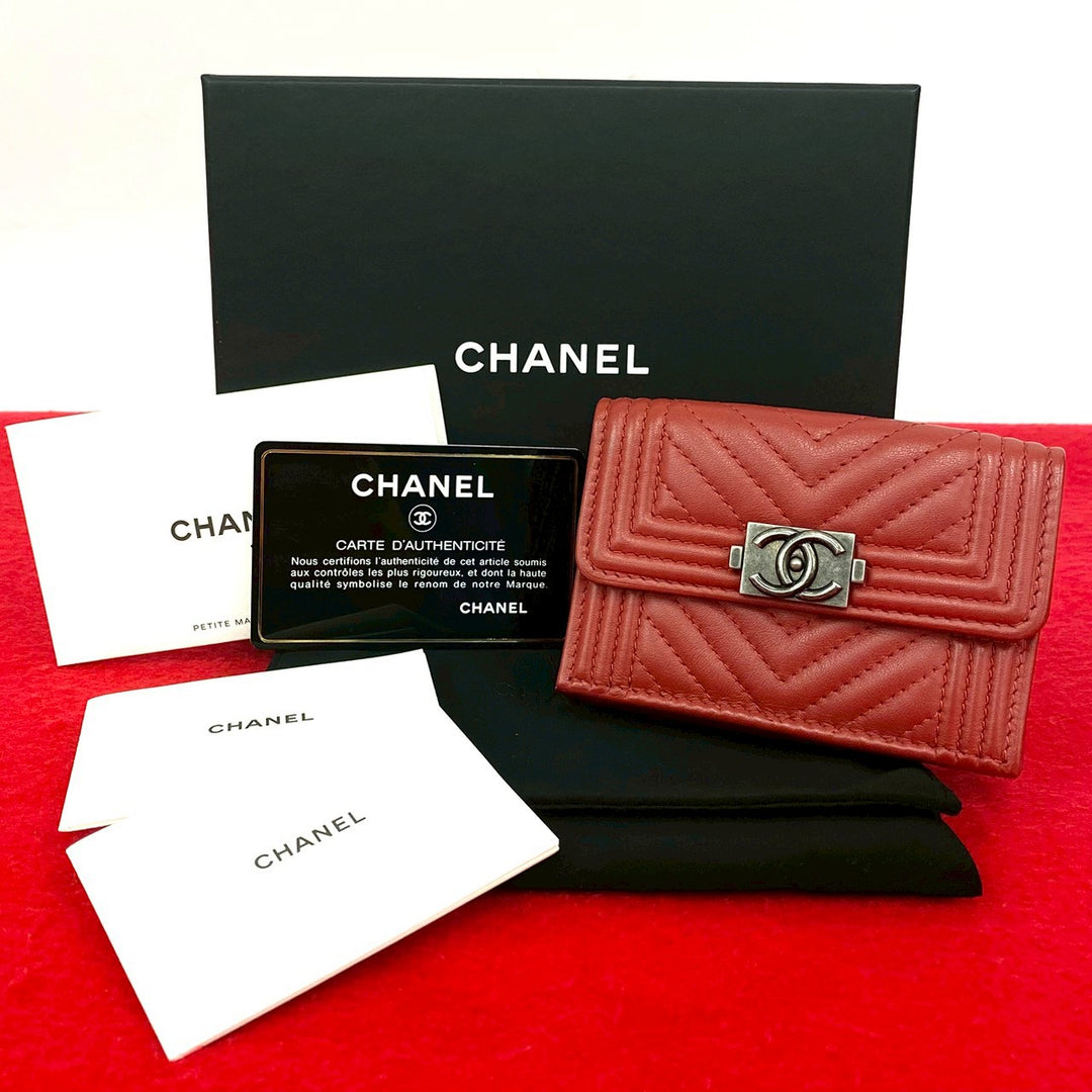 Tri-fold wallet Chanel Boy Chanel