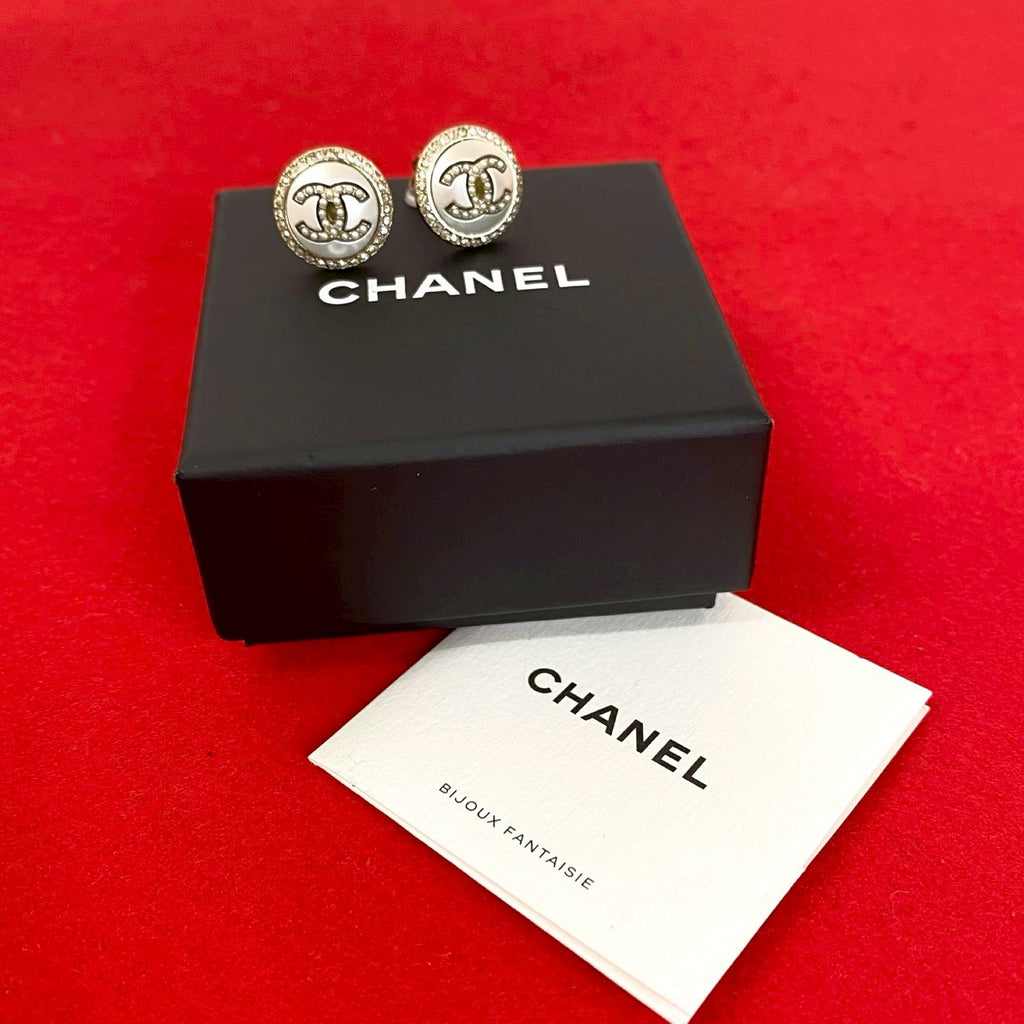 CHANEL イヤリング CHANEL（シャネル） ココマーク スイング イヤリング フェイクパール