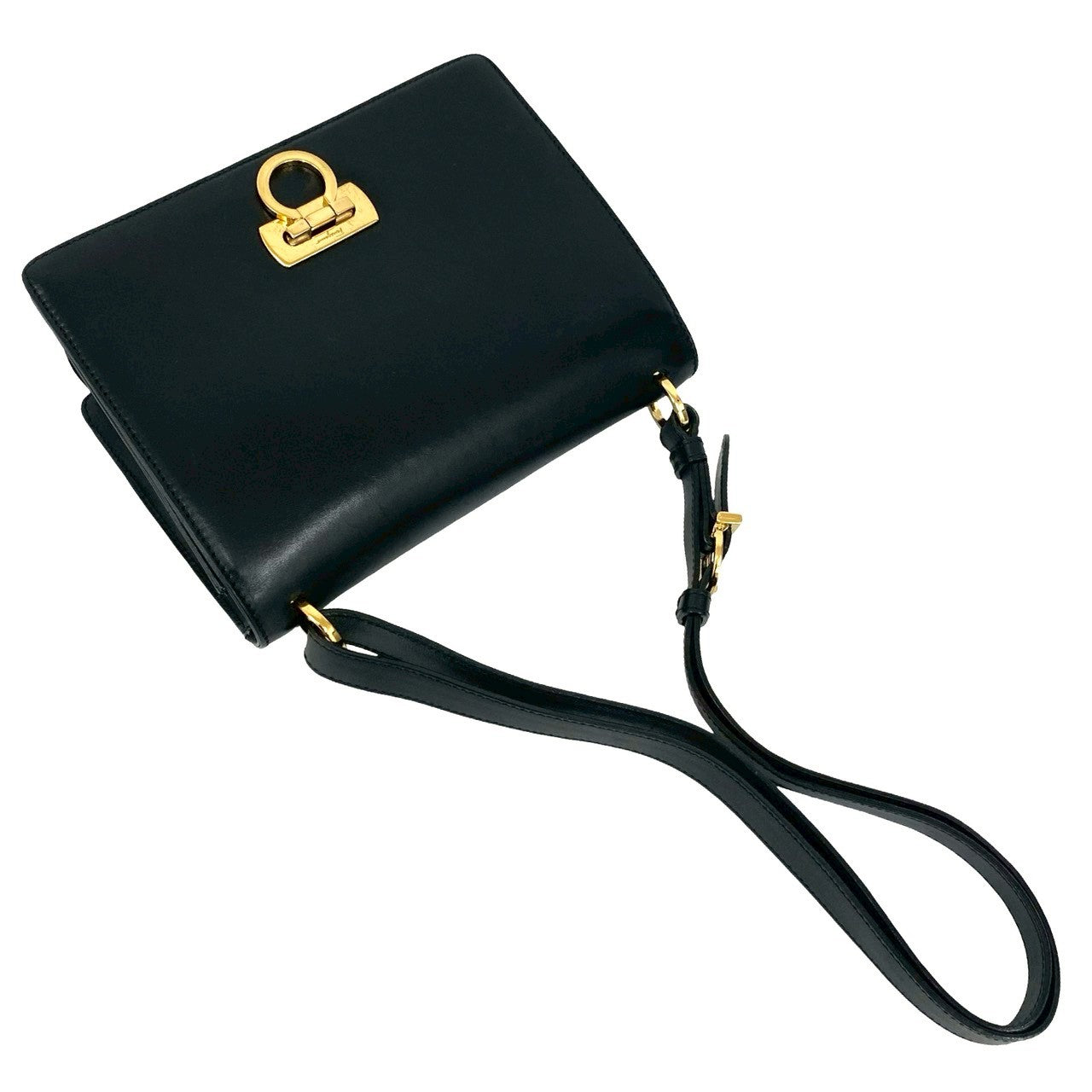 フェラガモ ショルダーバッグ チェーン レザー ミニ Salvatore