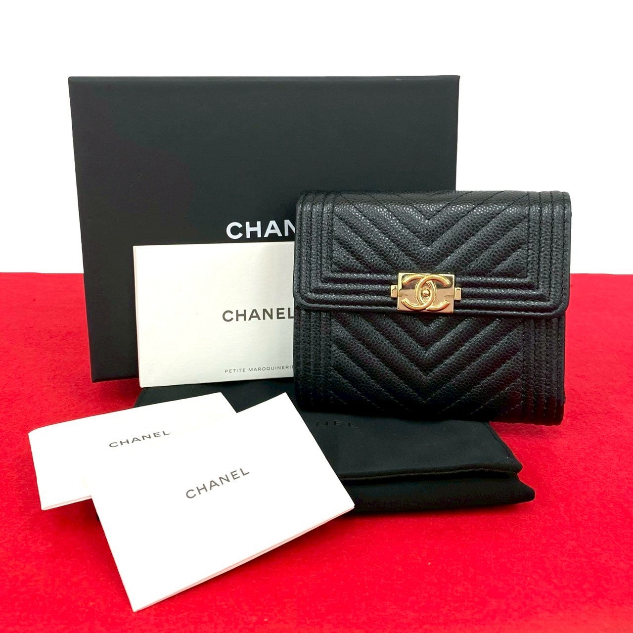 【美品】CHANEL ボーイシャネル　三つ折り　財布マトラッセ　22番台 CHANEL シャネル ボーイシャネル 三つ折り財布 – Trip