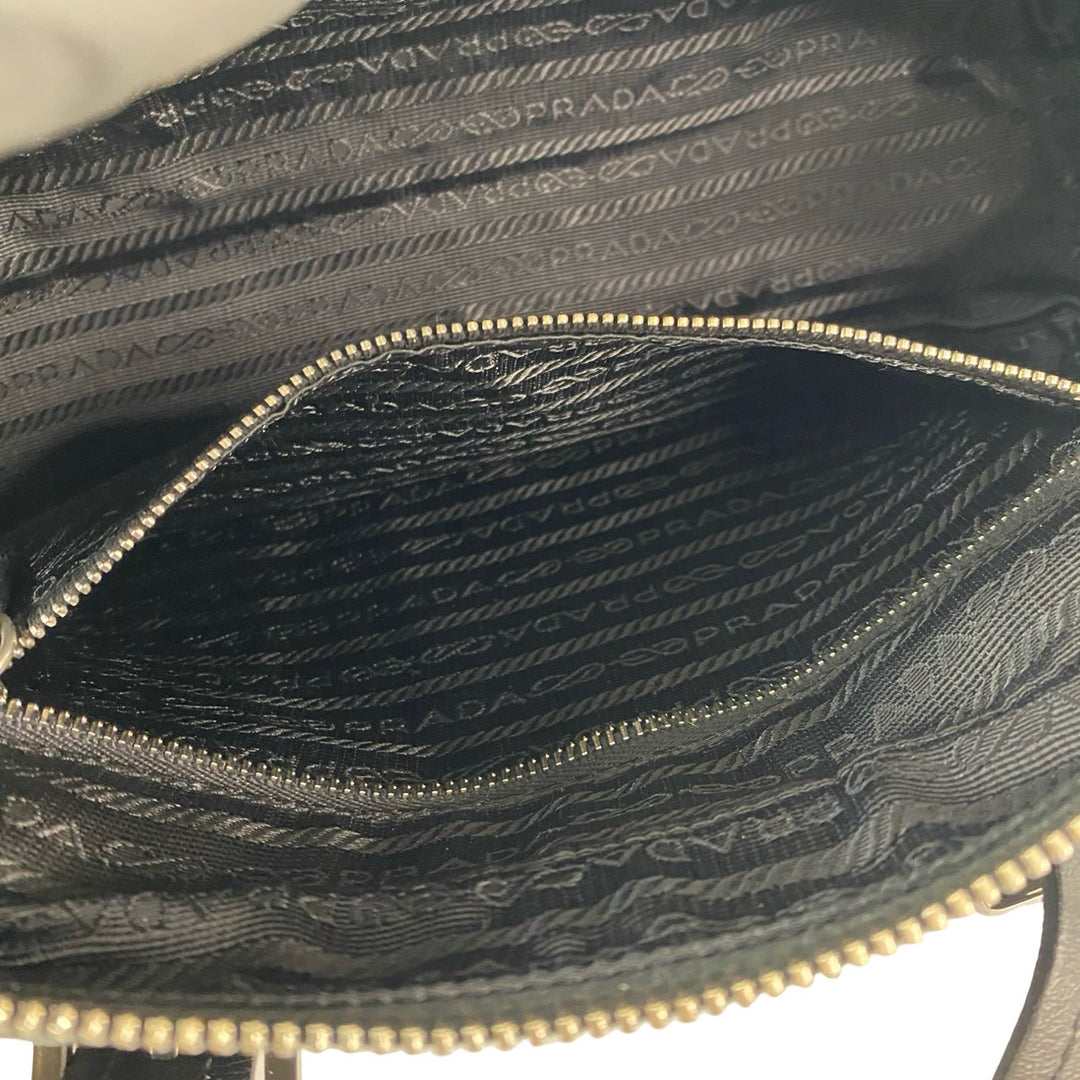 ハンドバッグ プラダ