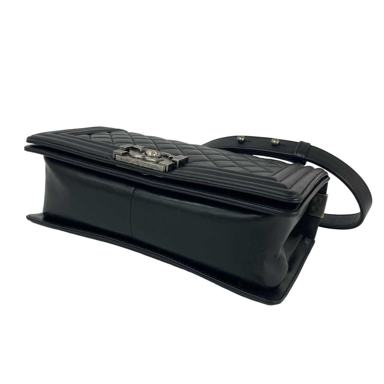 CHANEL シャネル  ボーイシャネル  ショルダーバッグ CHANEL シャネル ボーイシャネル ショルダーバッグ – Trip