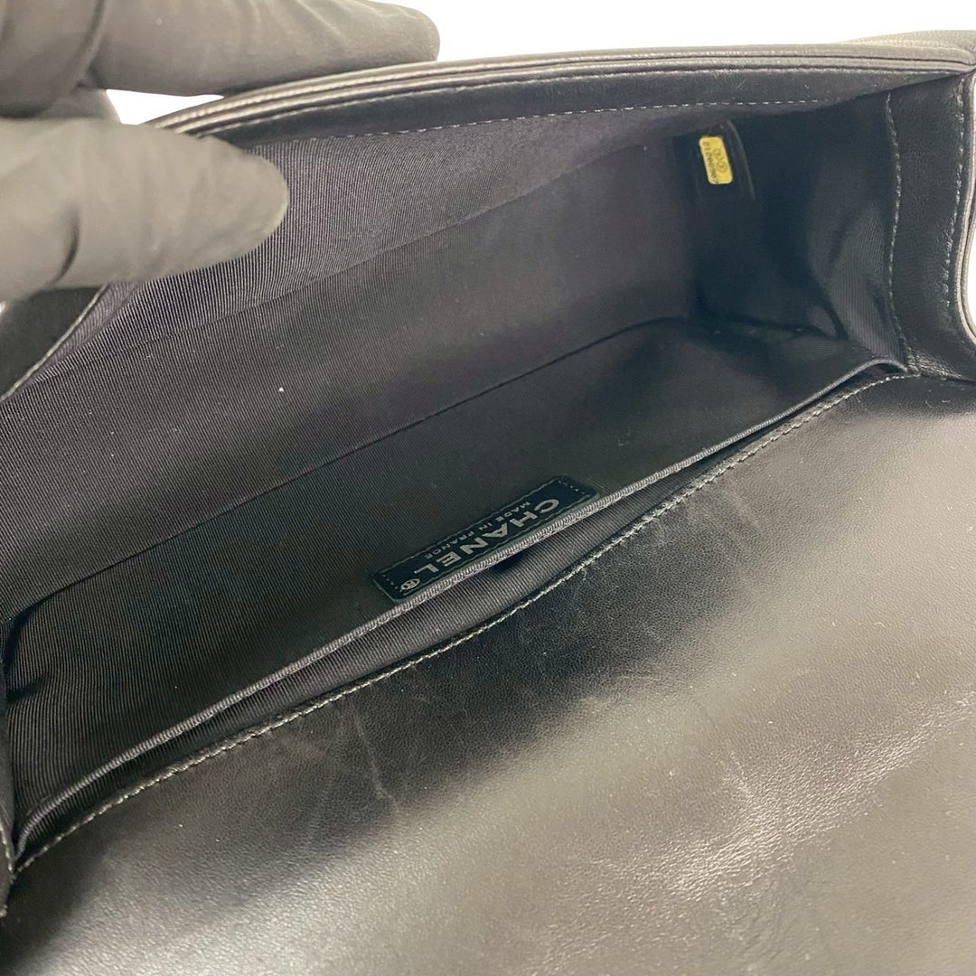 ショルダーバッグ シャネル ボーイシャネル