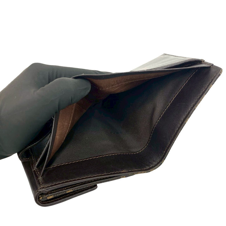 bifold wallet fendi
