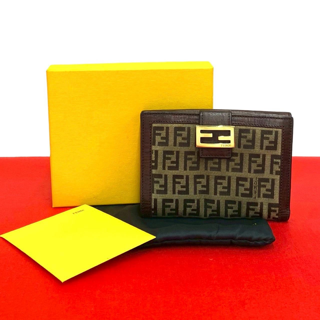 FENDI フェンディ 二つ折り財布 – Trip
