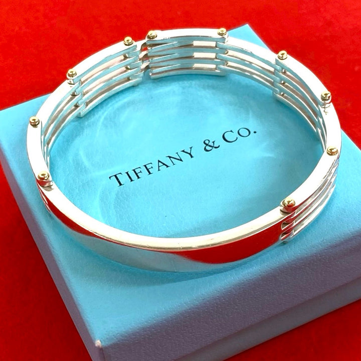 blurRubbingTiffany Gate ID BlurRubbingCut