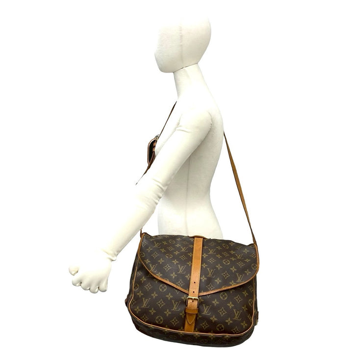 Shoulder bag Louis Vuitton Saumur 35