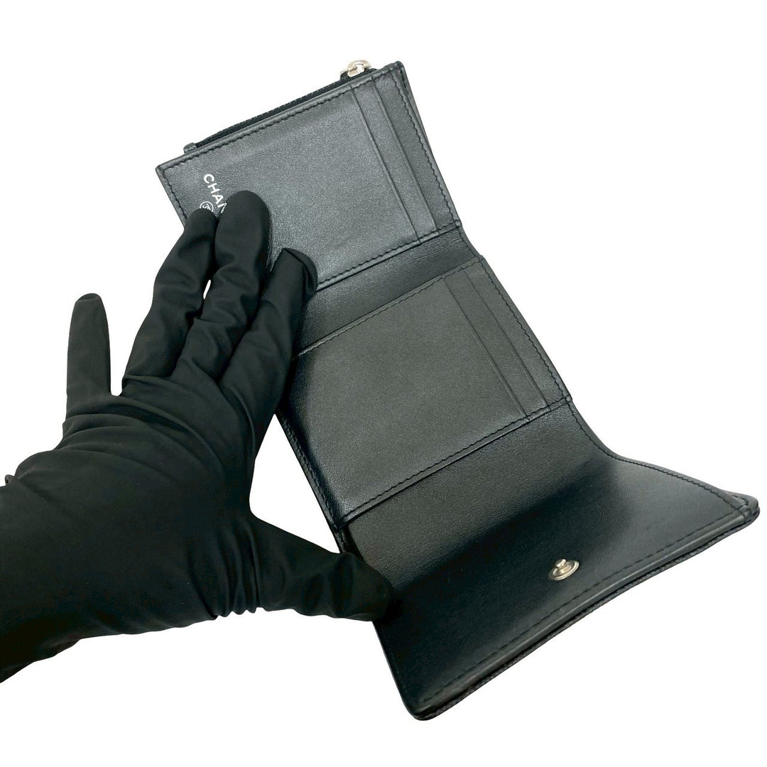 trifold wallet chanel