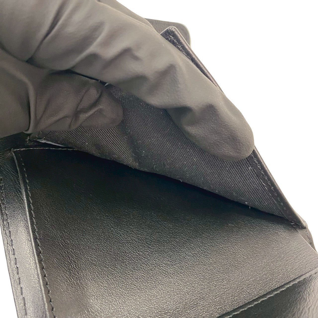 CHANEL シャネル 三つ折り財布 – Trip