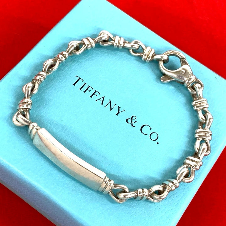 blurRubbingTiffany Knot Link ID BlurRubbingCut
