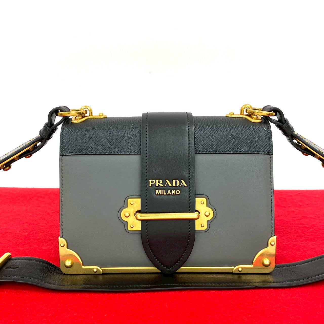 ショルダーバッグ プラダ カイエ