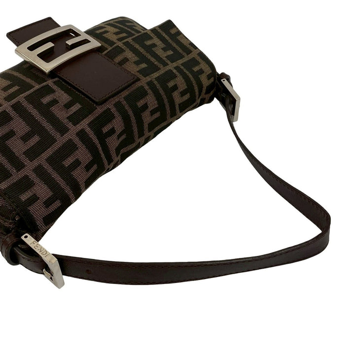 ショルダーバッグ フェンディ マンマバケット