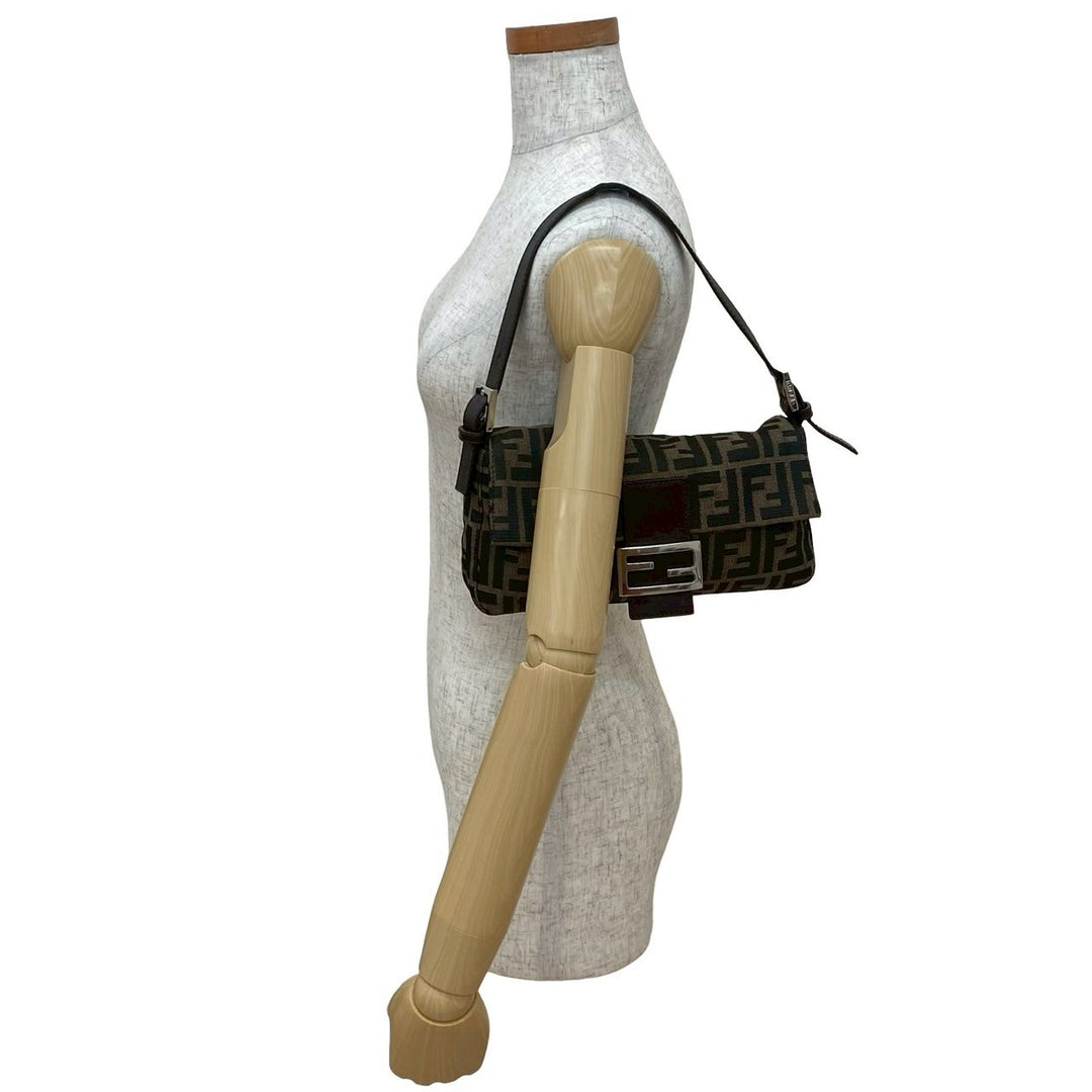 ショルダーバッグ フェンディ マンマバケット