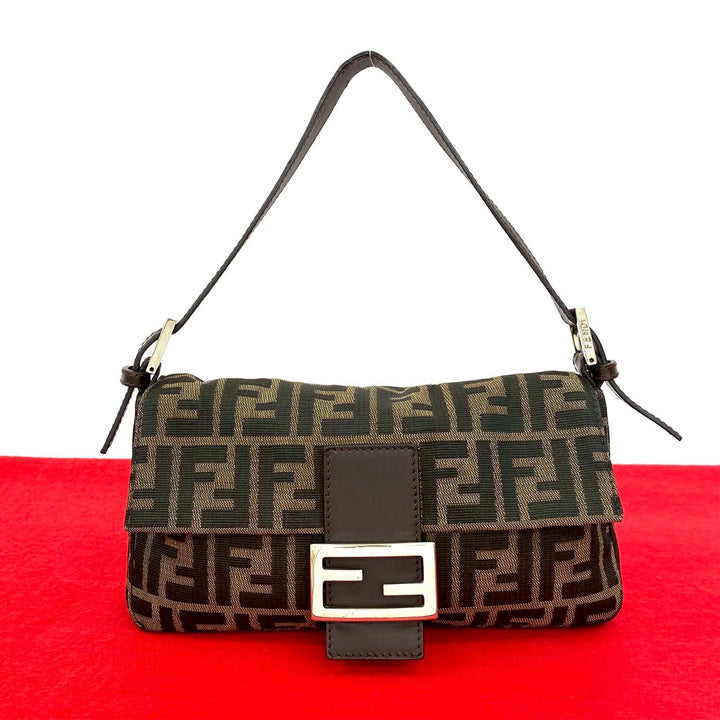 ショルダーバッグ フェンディ マンマバケット